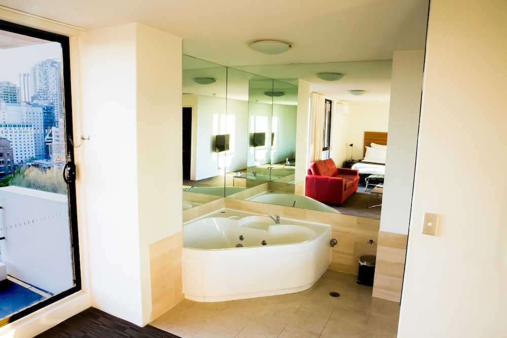 ADGE Hotel & Residence 50/50