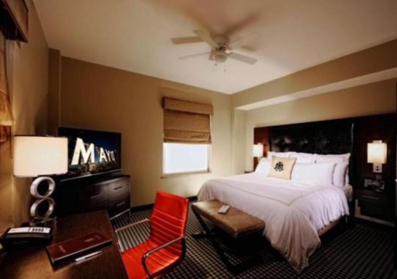Signature, Suite, The Mayo Hotel 3/6