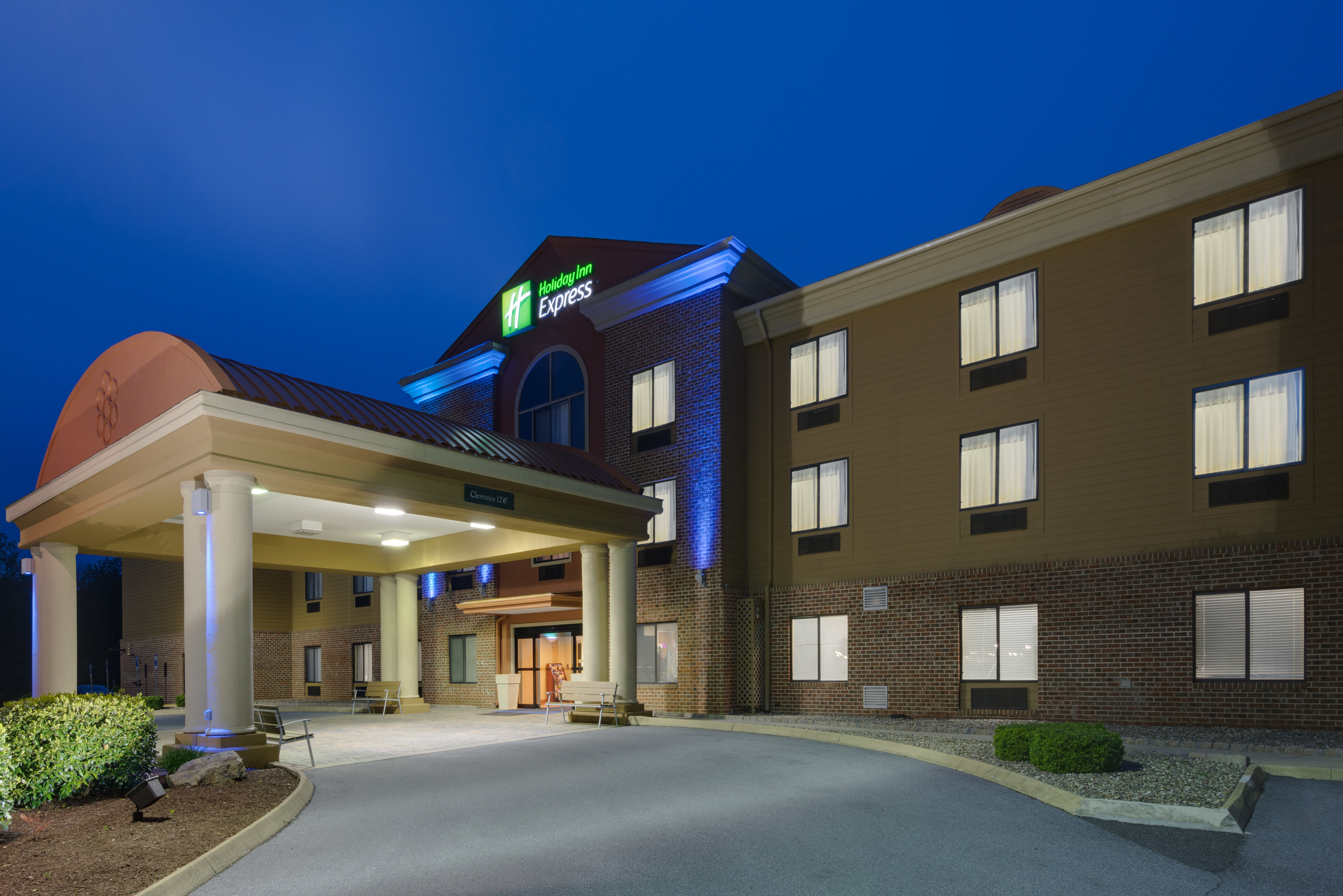 Holiday Inn Express Charles Town 7/62