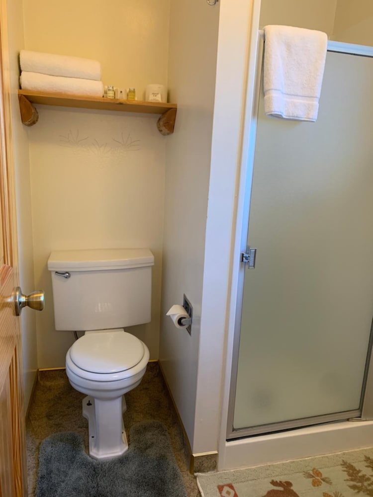 Tahoe Valley Lodge 23/25
