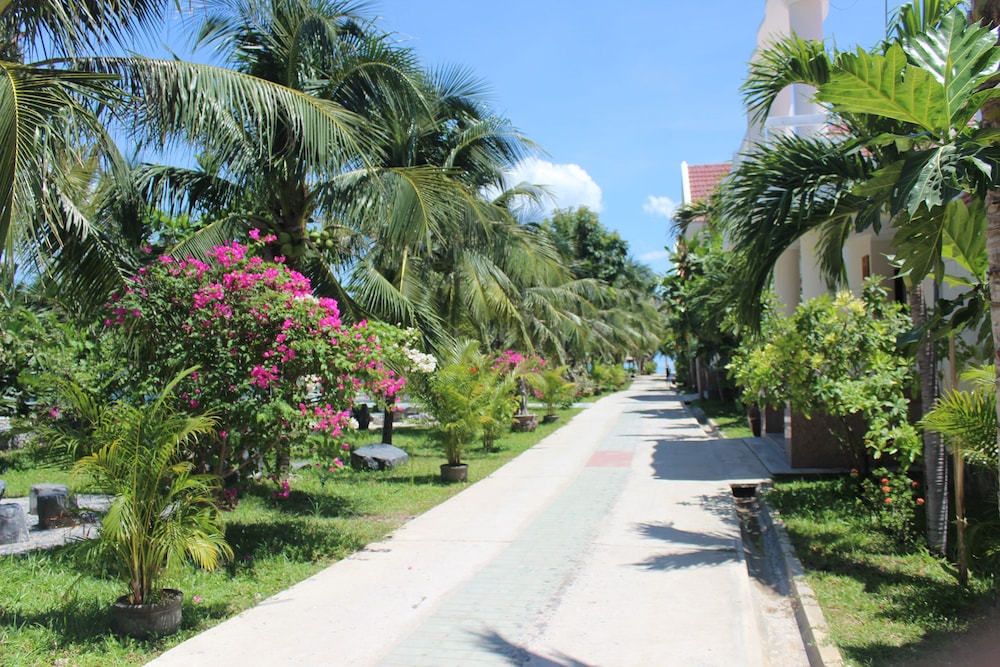 Gm Doc Let Beach Resort Spa 12/65