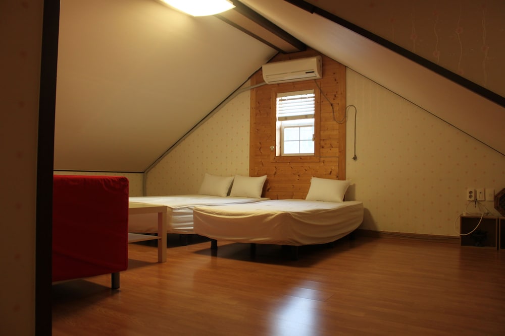 Tavo House 4/37
