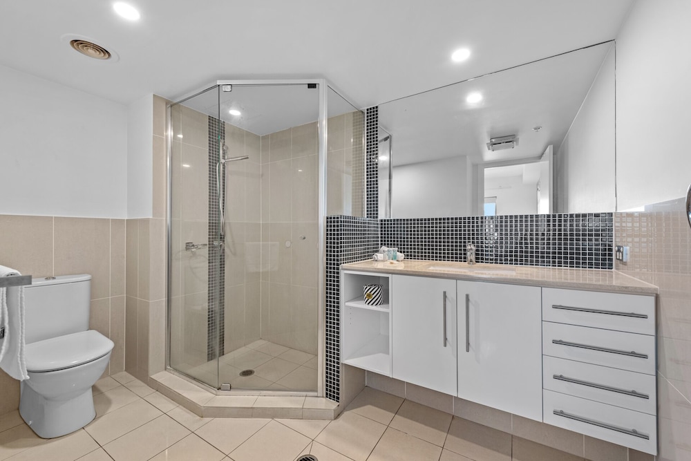 غرفة بسرير كوين بغرفة نوم واحدة، Proximity Waterfront Apartments 2/3