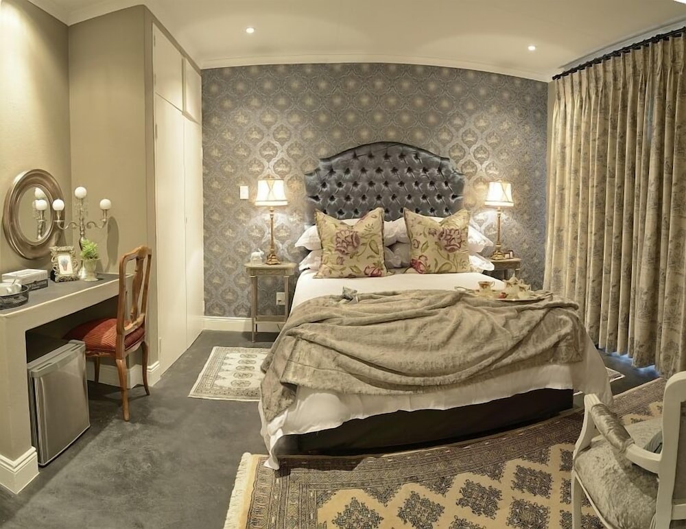 Duke And Duchess Boutique Hotel 12/27
