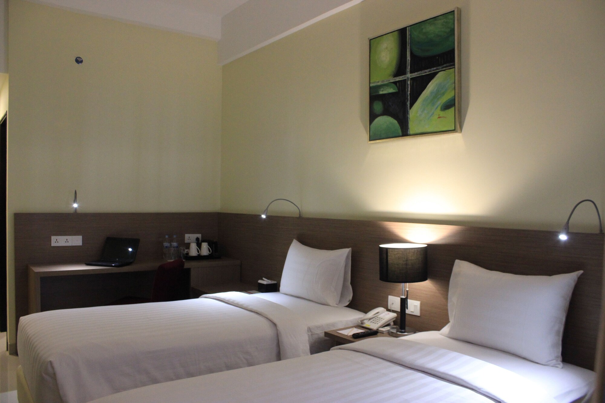 غرفة سوبيريور بسريرين منفصلين، Biz Hotel Batam 2/5