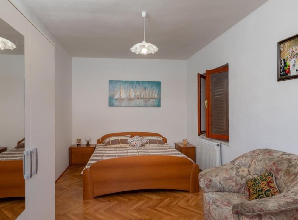 VILLA VALJALO 17/50