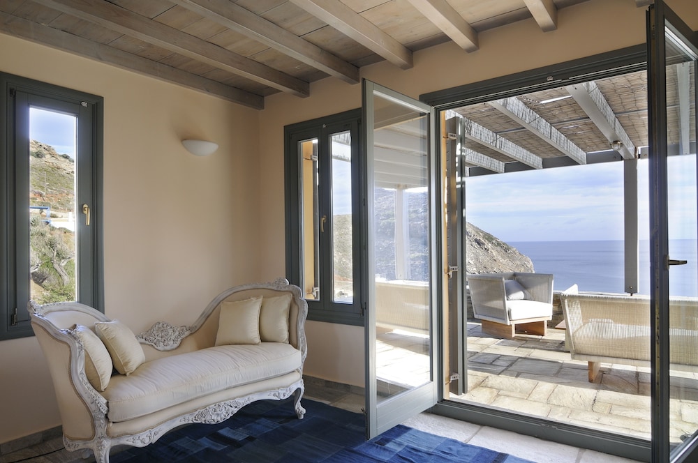AEGEA BLUE CYCLADITIC RESORT(FOMERLY AEGEA BLUE VILLAS AND SUITES) 49/72