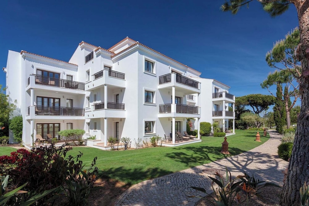 Pine Cliffs Suites 1/50