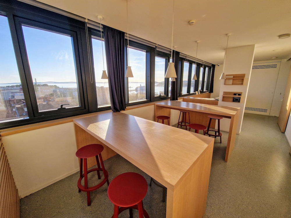 Horizon Luxury Suites 34/50