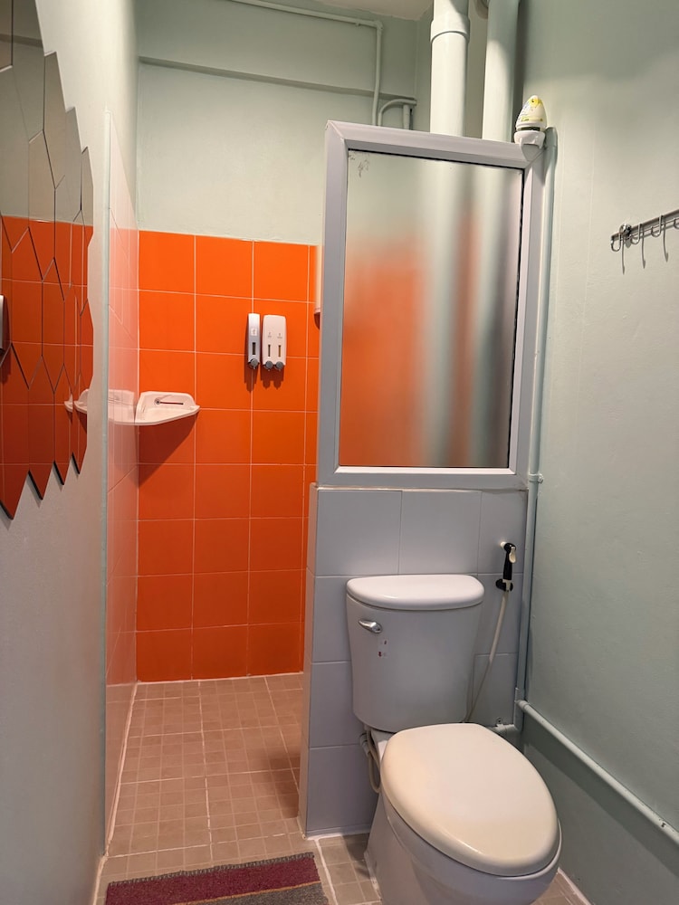 Baan Nampetch Hostel 49/50
