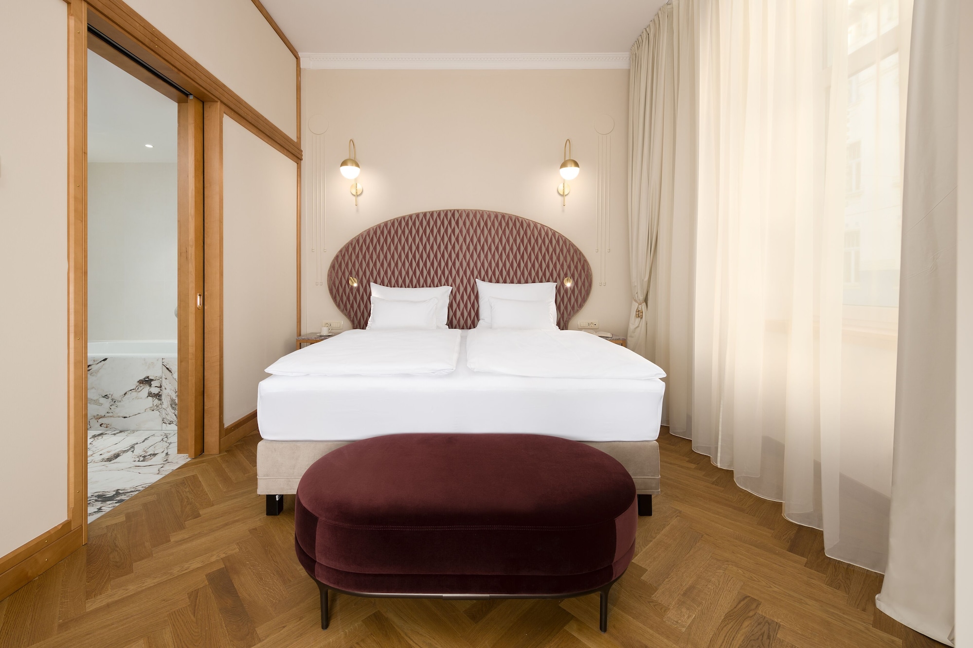 Grand, Suite, Double Bed, Corner