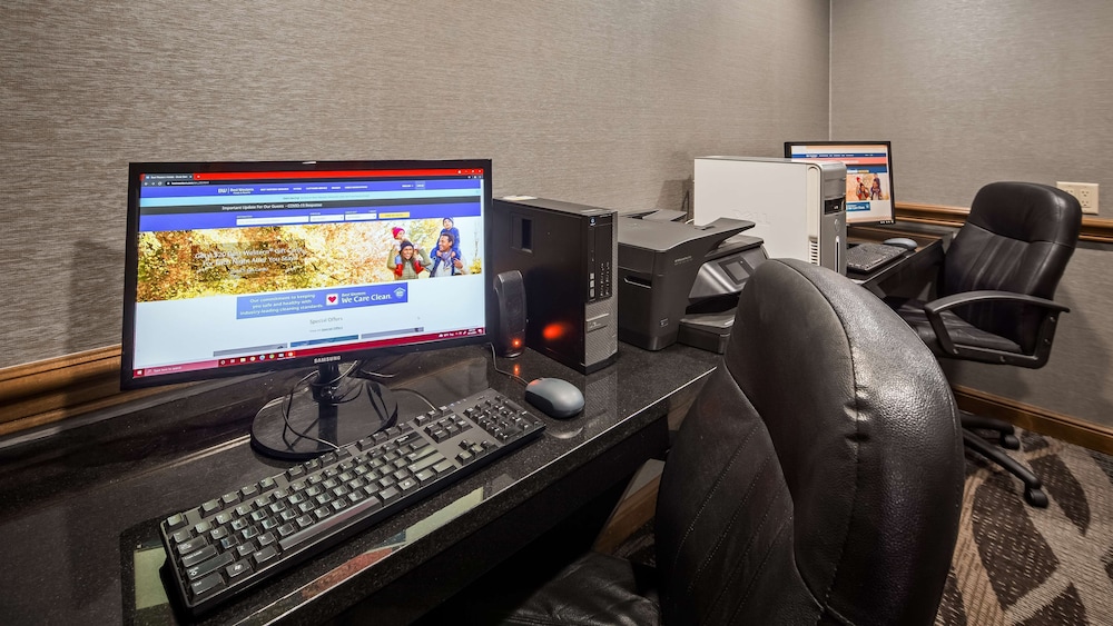 Best Western Plus North Canton Inn & Suites 56/62