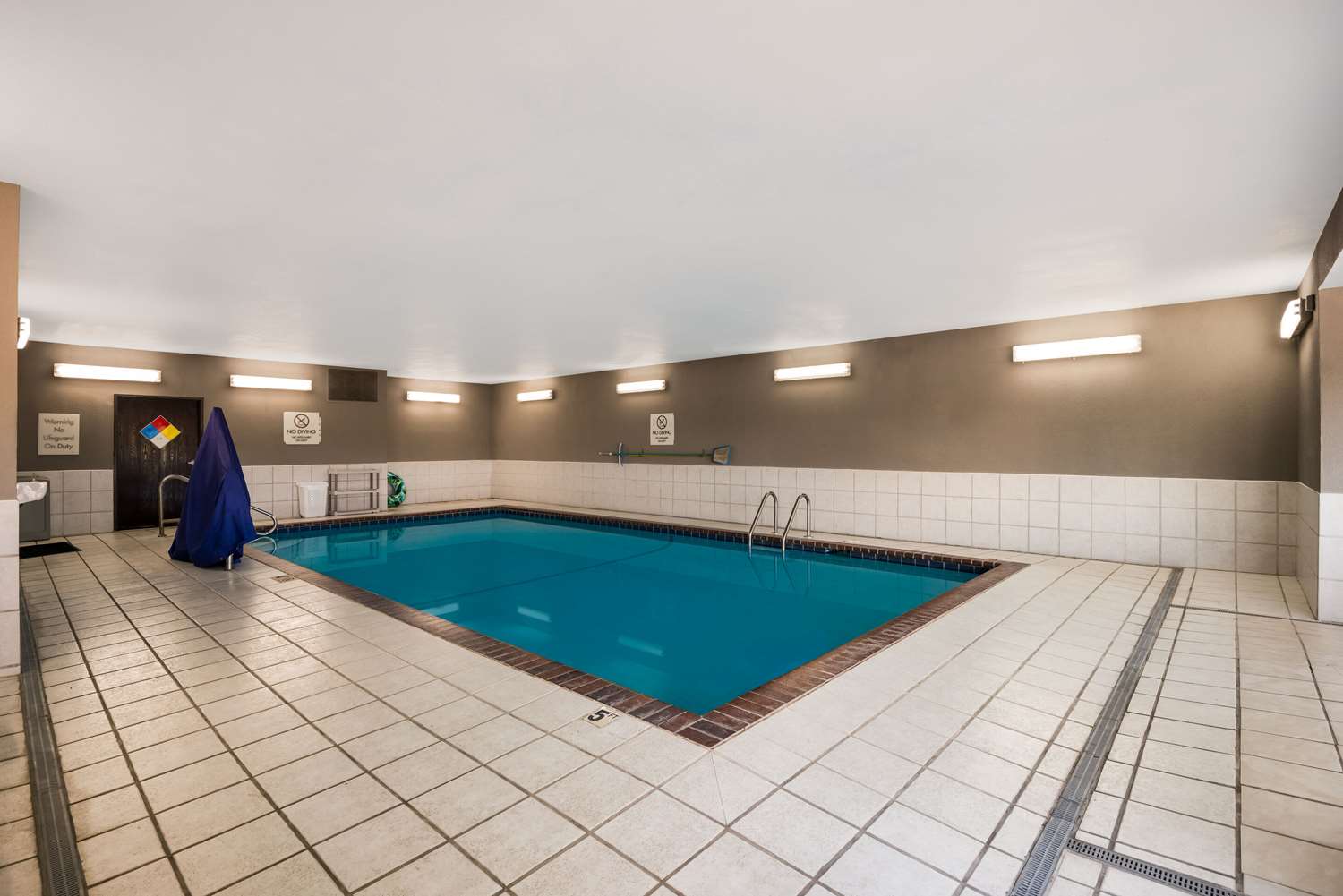 Quality Inn Des Moines North 16/27