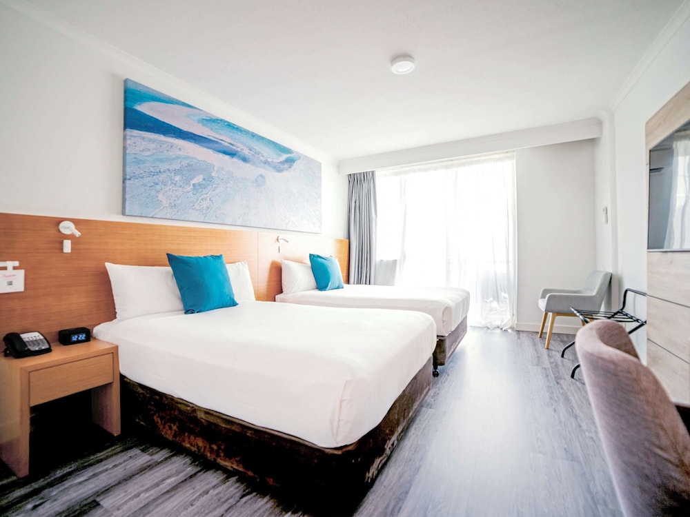 Novotel Cairns Oasis Resort 11/80
