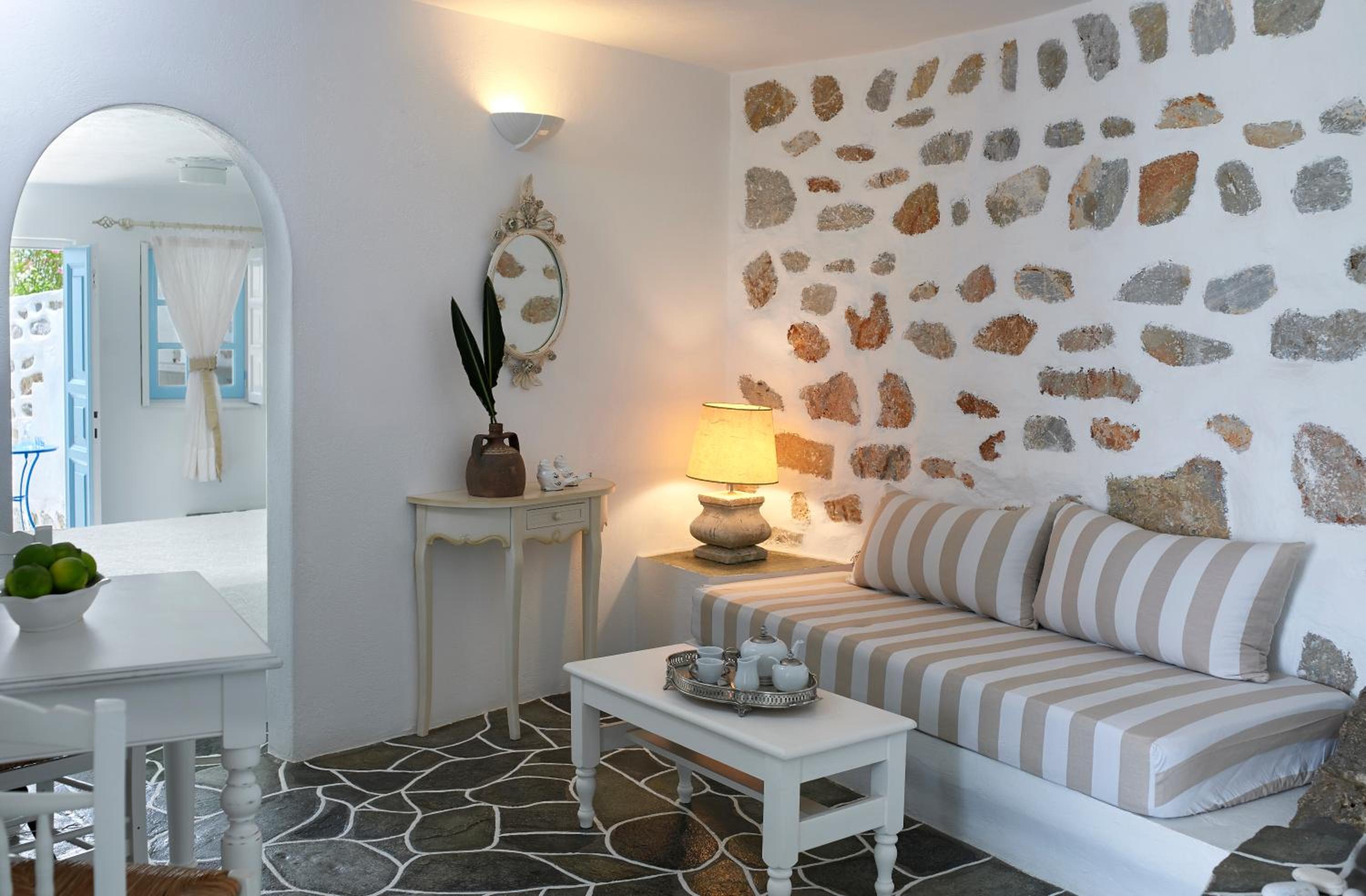 FOLEGANDROS APARTMENTS 32/55