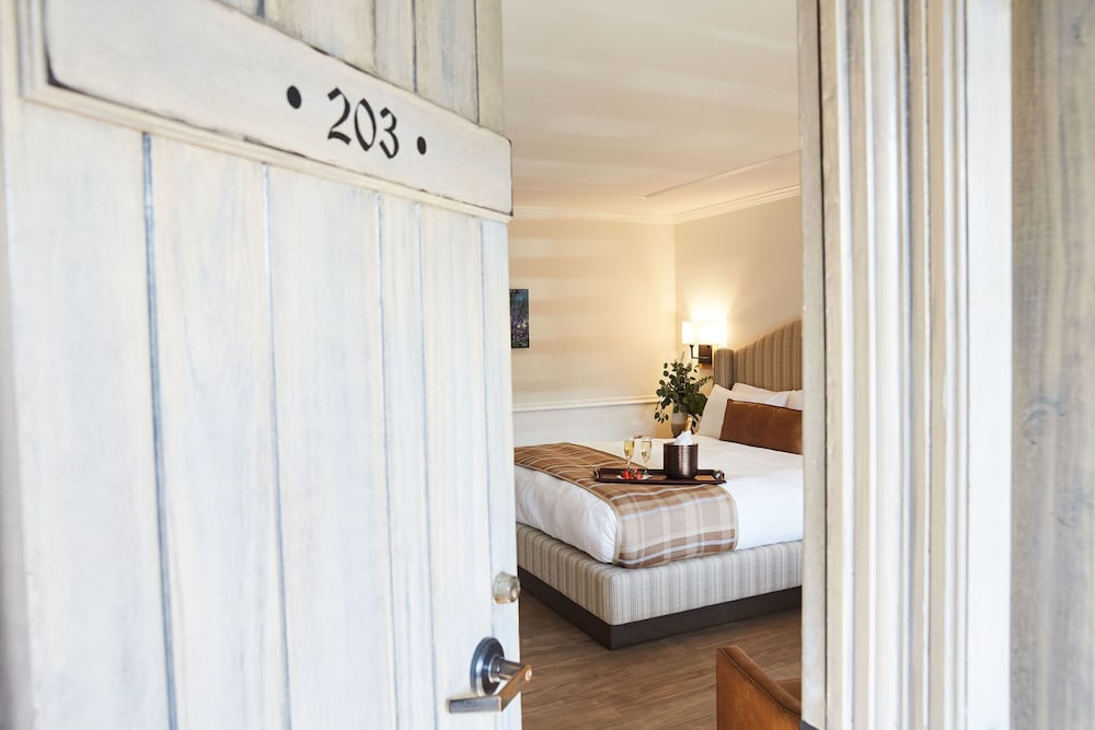 Coachman Apos S Inn 6/59