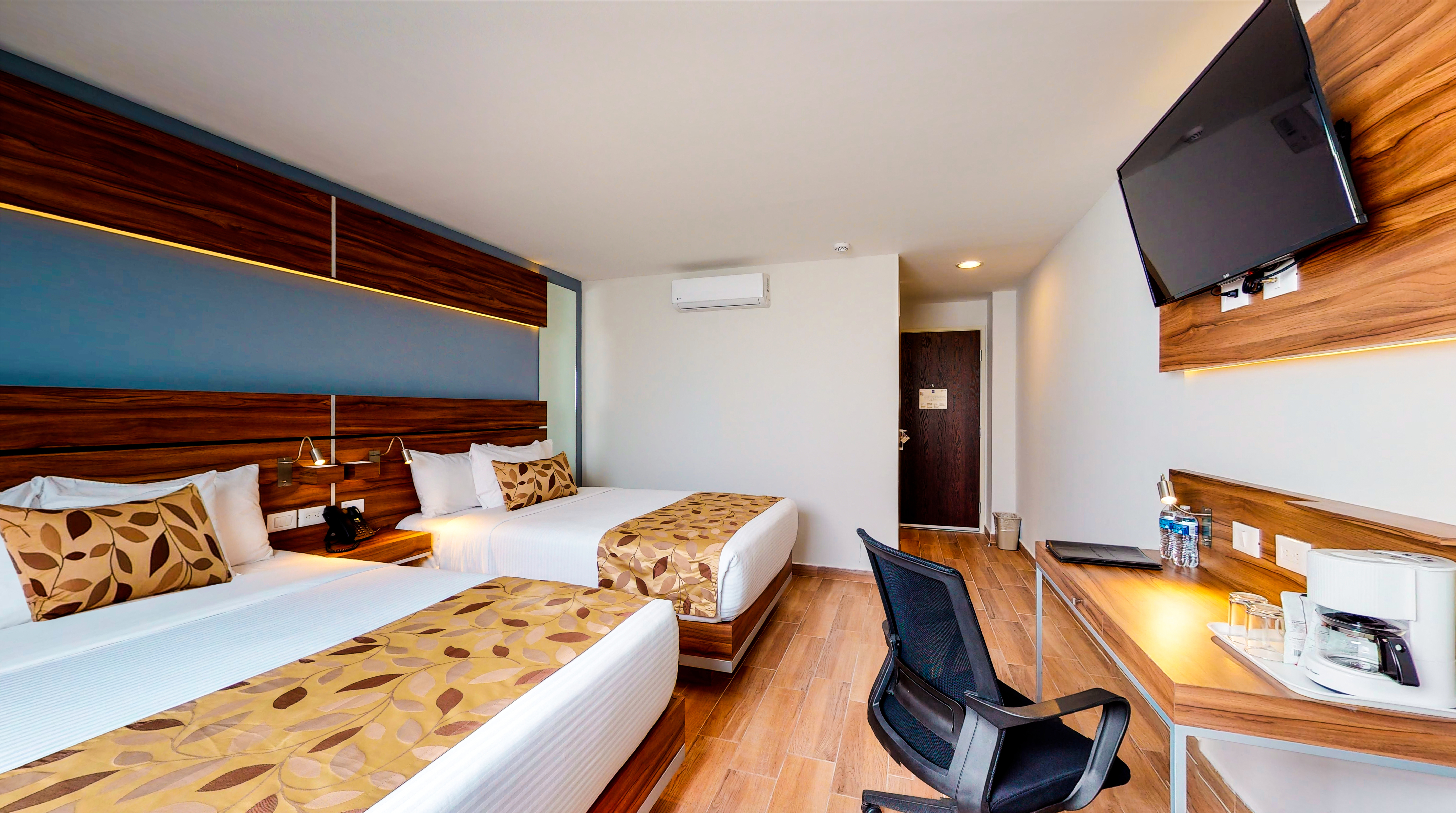 ROOM, 2 DOUBLE BEDS