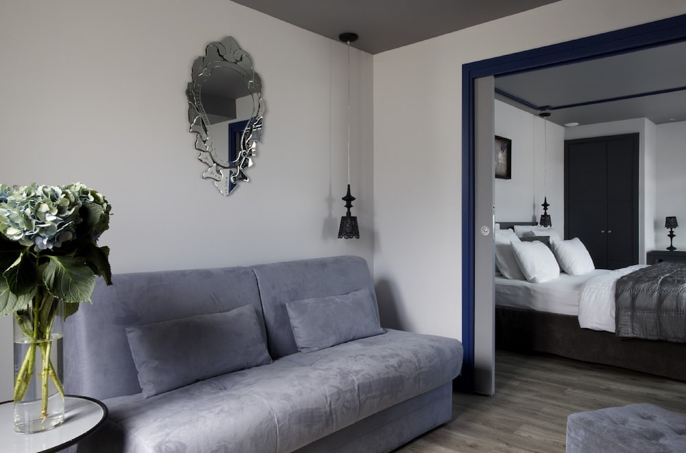Hotel Mademoiselle 31/50