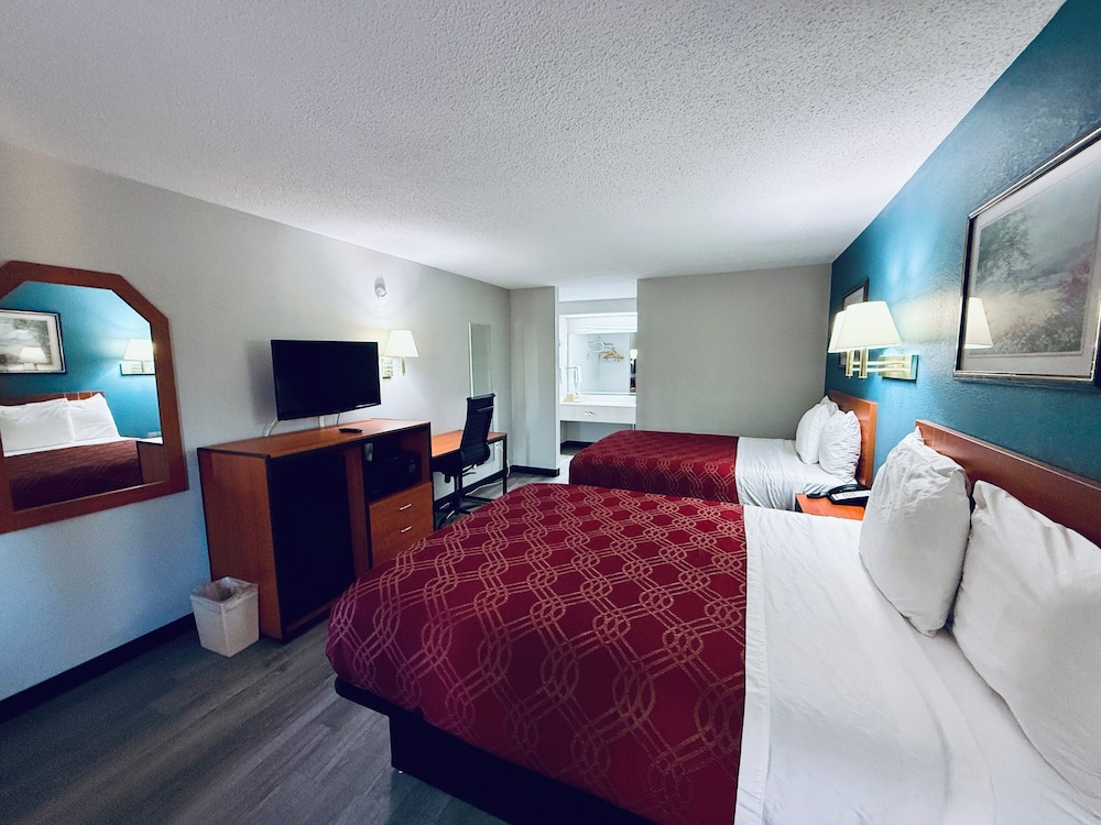 Days Inn And Suites Selma 30/54