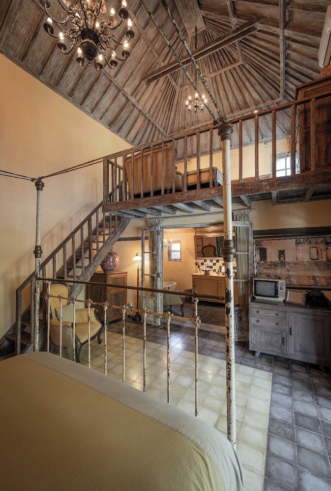 Balquisse Heritage Hotel 40/50