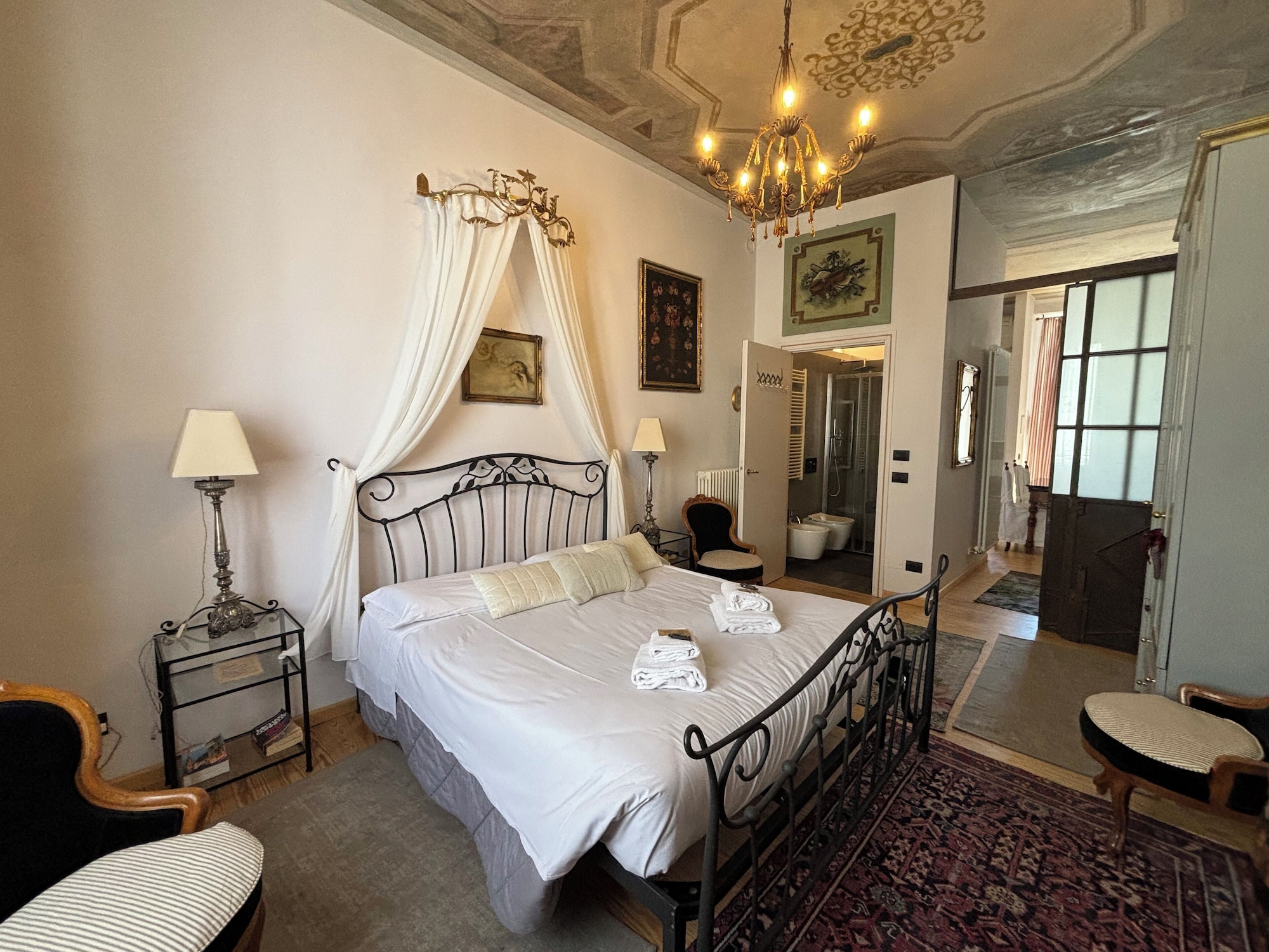 Apartment, House, Queen Bed, 2 Sofa, Kitchenette، Verona Journeys 3/10