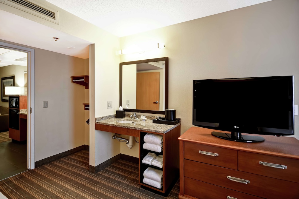 Embassy Suites Greenville Golf Resort Conference Center 33/38