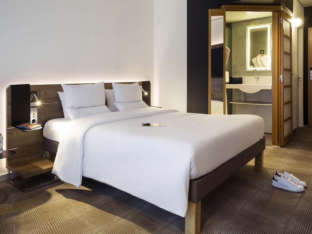 NOVOTEL LAUSANNE BUSSIGNY 25/75