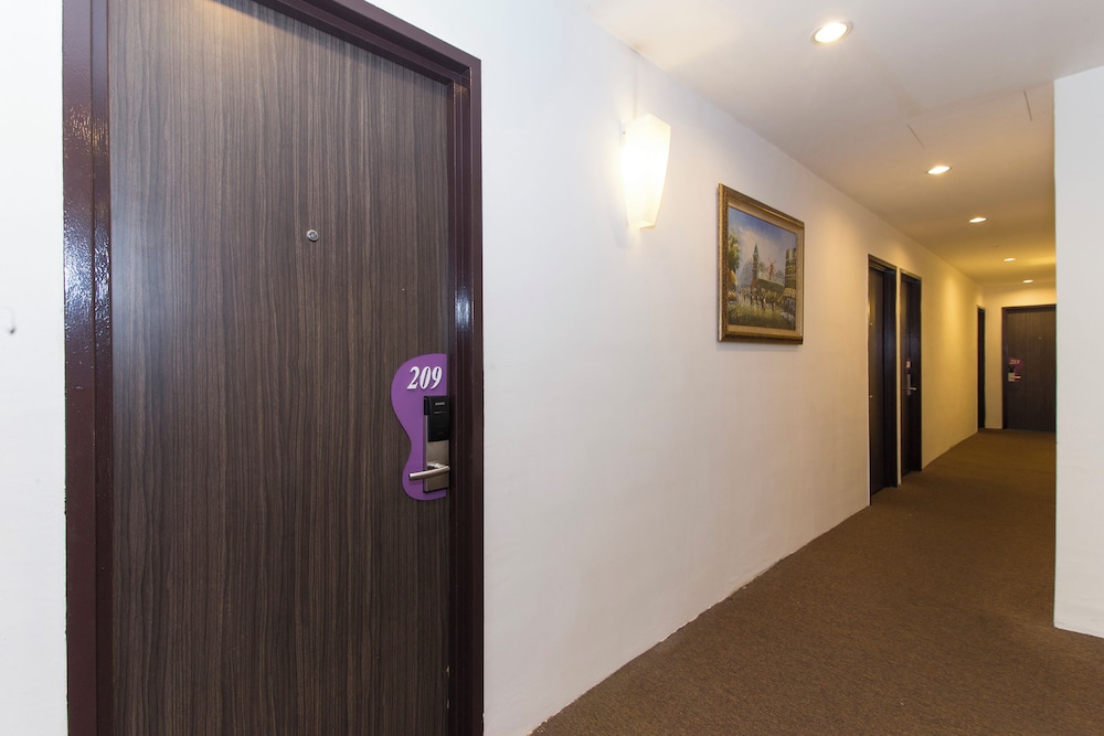 OYO 442 Marvelton Hotel 34/41