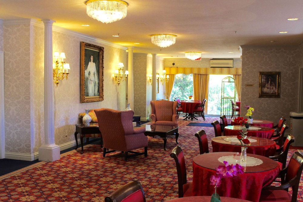 Carlyle Hotel 53/70