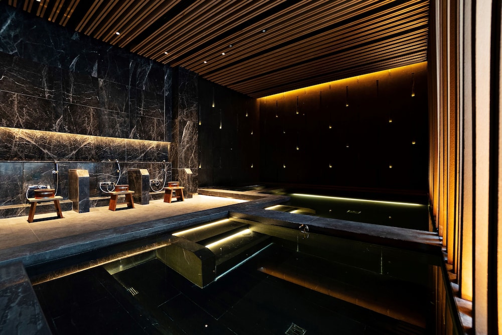 SILQ Hotel & Residence 20/50