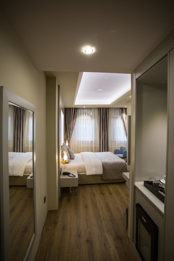 Beyond Style Hotel 33/68