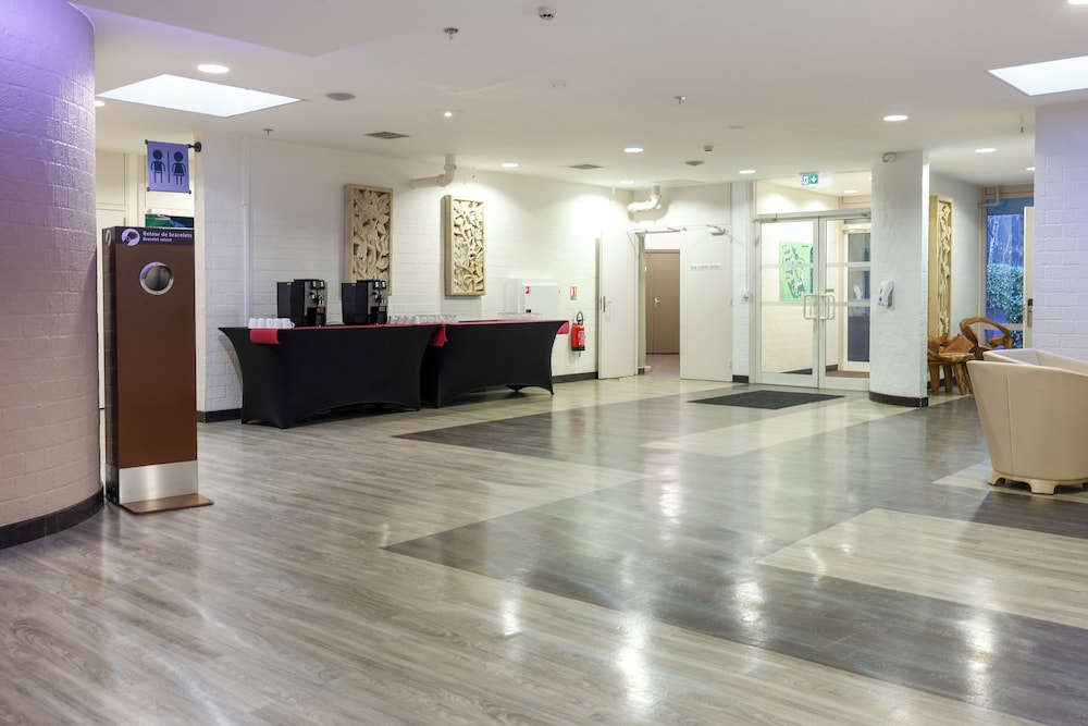 CENTER PARCS LES BOIS FRANCS 4/50