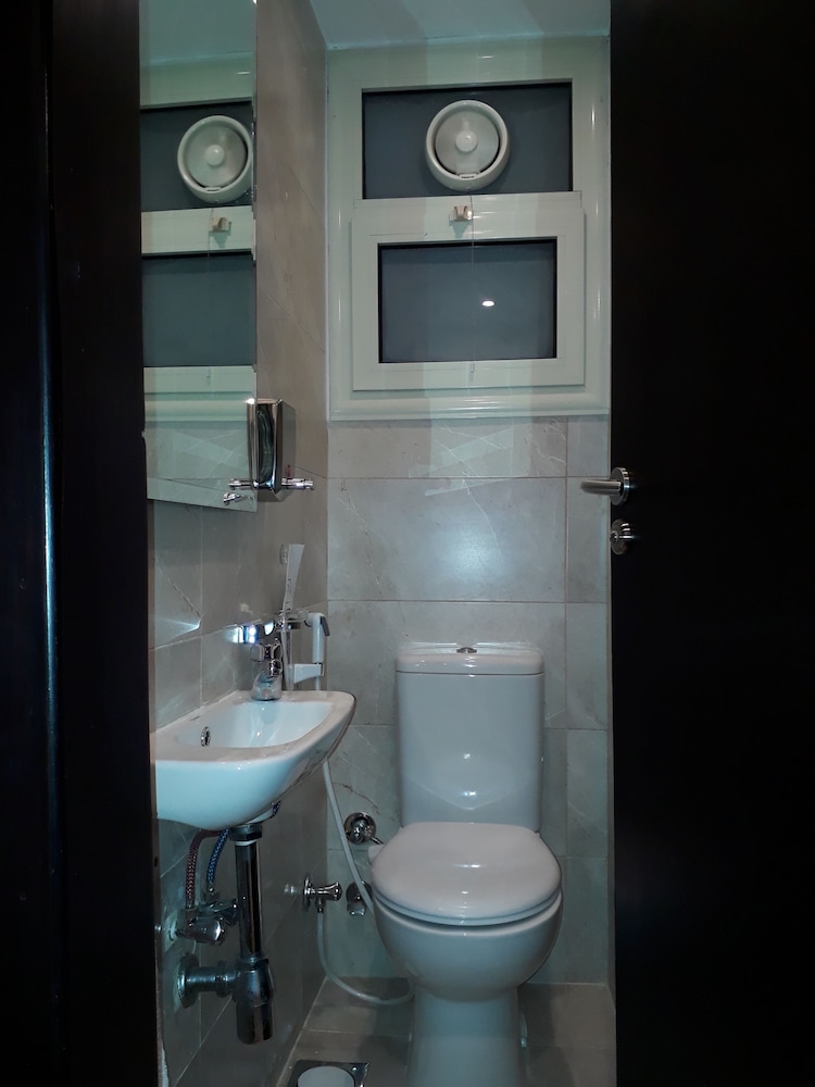 Royal Maadi Hotel 44/48