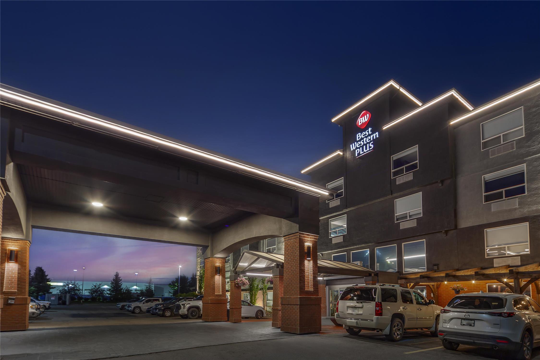 Best Western Plus West Edmonton 73/77