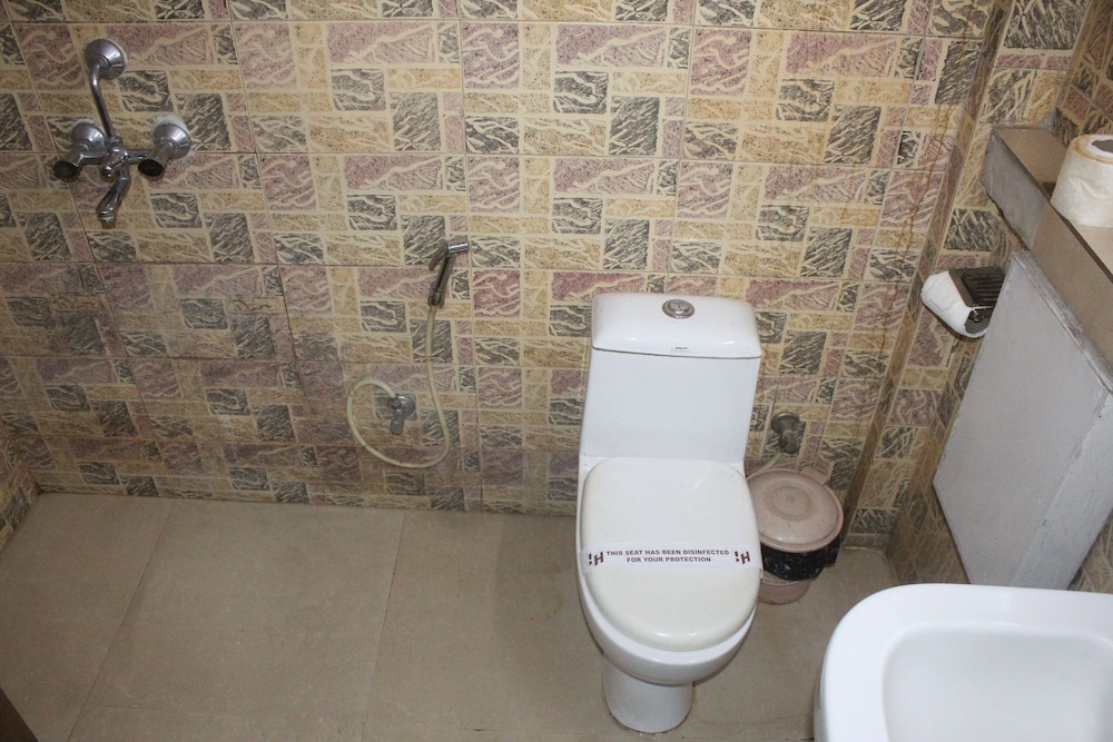 Hotel Heera 32/37