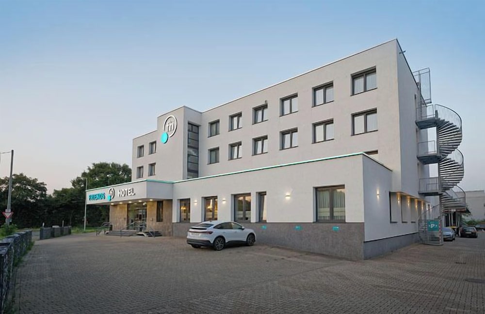 Friends Hotel Dusseldorf-Airport Ratingen 15/16