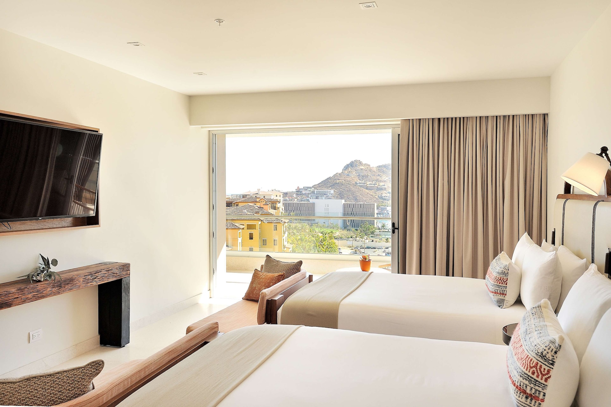 3 Bedrooms, Sunset, Suite, 2 King Beds, 2 Queen Beds, 2 Sofa
