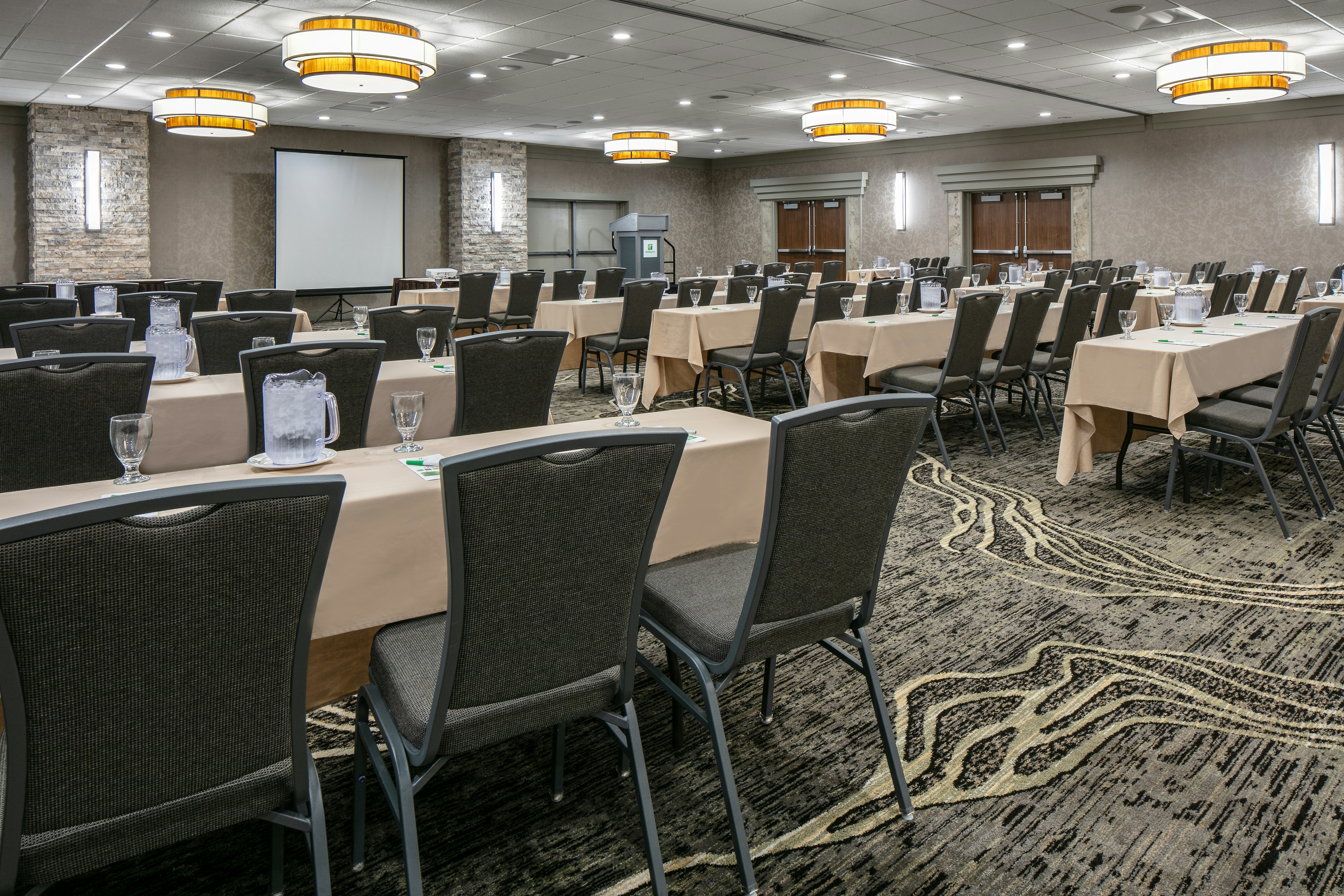 Holiday Inn Hotel And Suites Des Moines Northwest 34/50