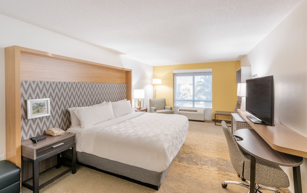 Holiday Inn Hotel And Suites Orange Park 16/55