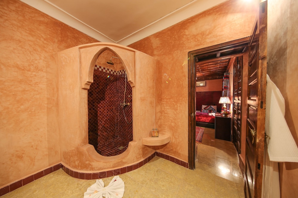 RIAD AFRICA 6/80