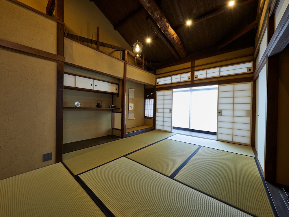 Rinn Premium Machiya Townhouse Kyoto Nijo Castle North [VR] 42/50
