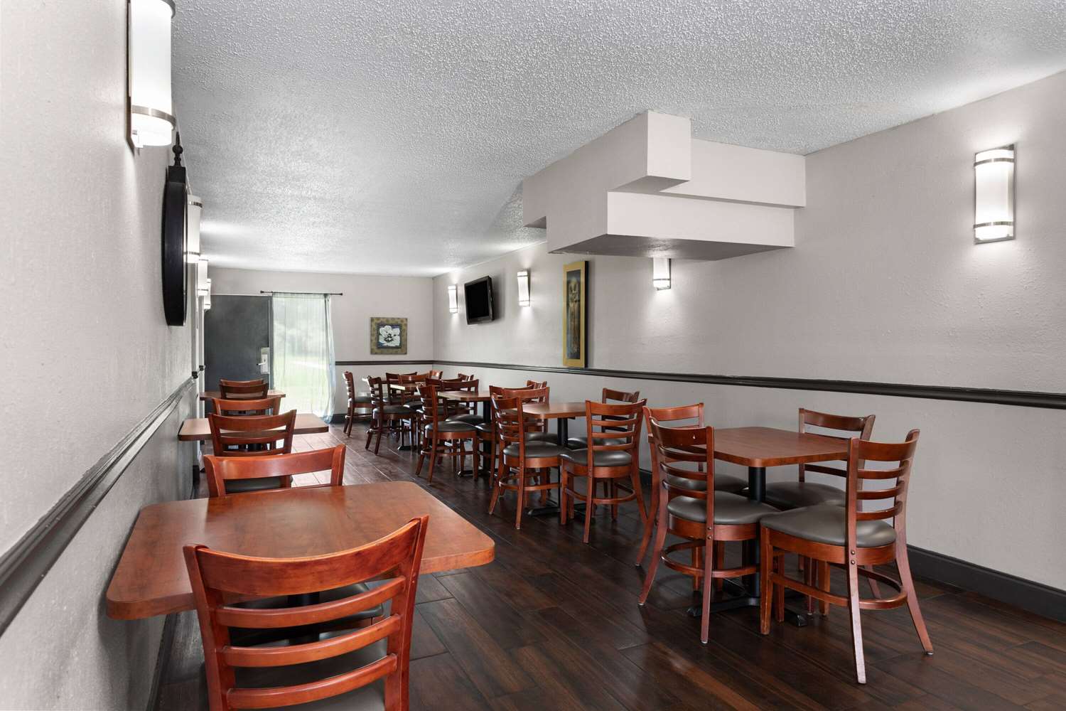 Days Inn by Wyndham Wildwood I-75 33/44