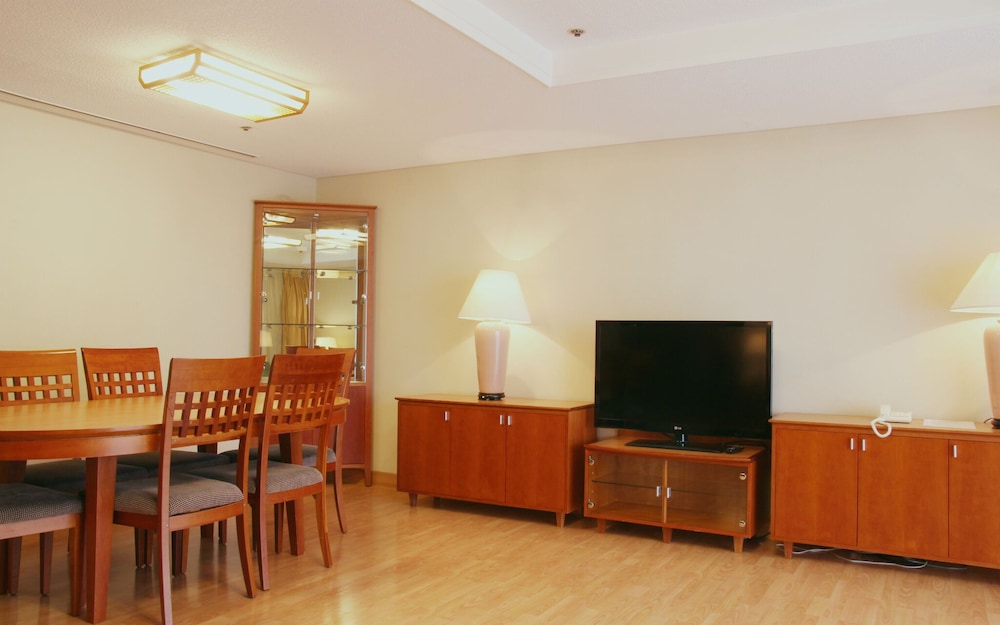 Swiss Grand Hotel 38/42