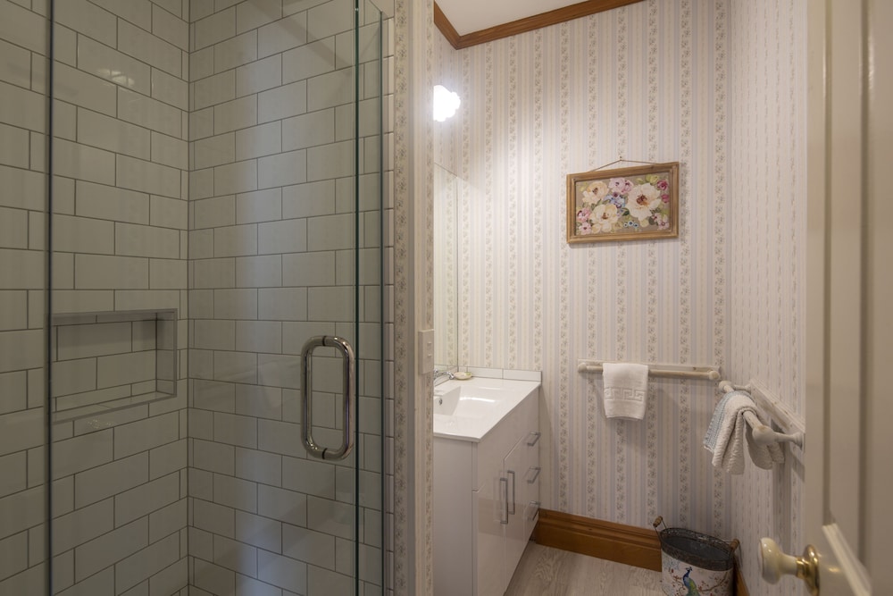 Settlers Cottage Motel 26/64