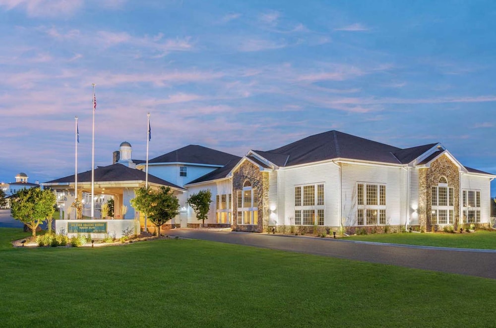Four Seasons Island Resort Trademark Collection By Wyndham 54/58