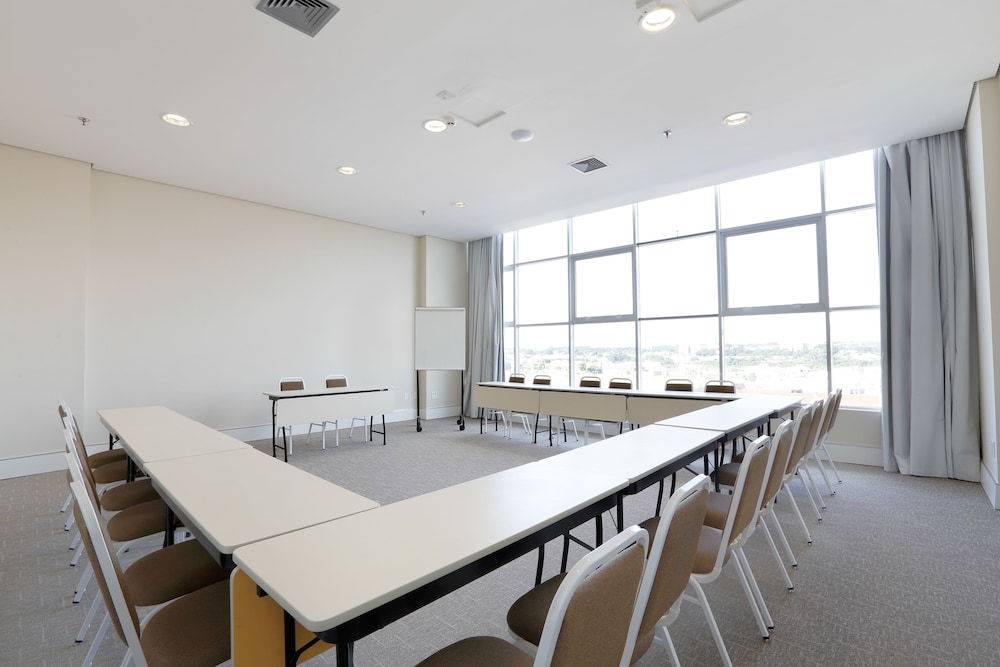 Vitoria Convention Hotel Paulinia 59/67