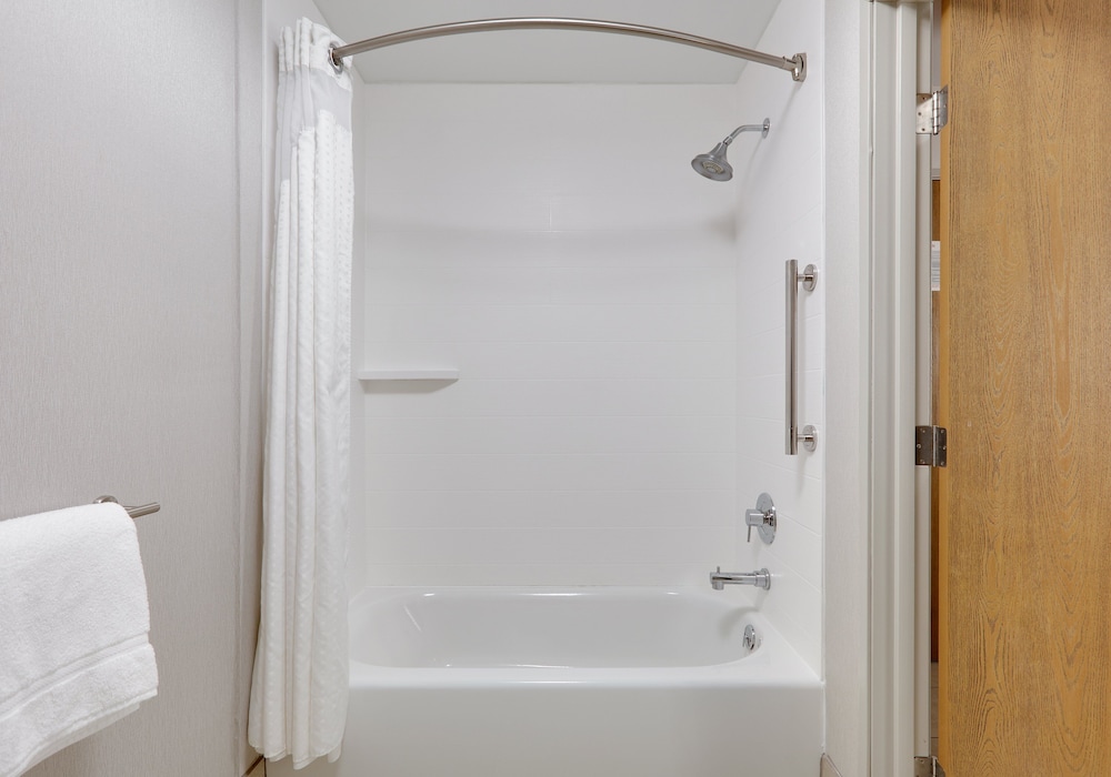 Holiday Inn Express Hotel Suites Scottsbluff Gering 21/57