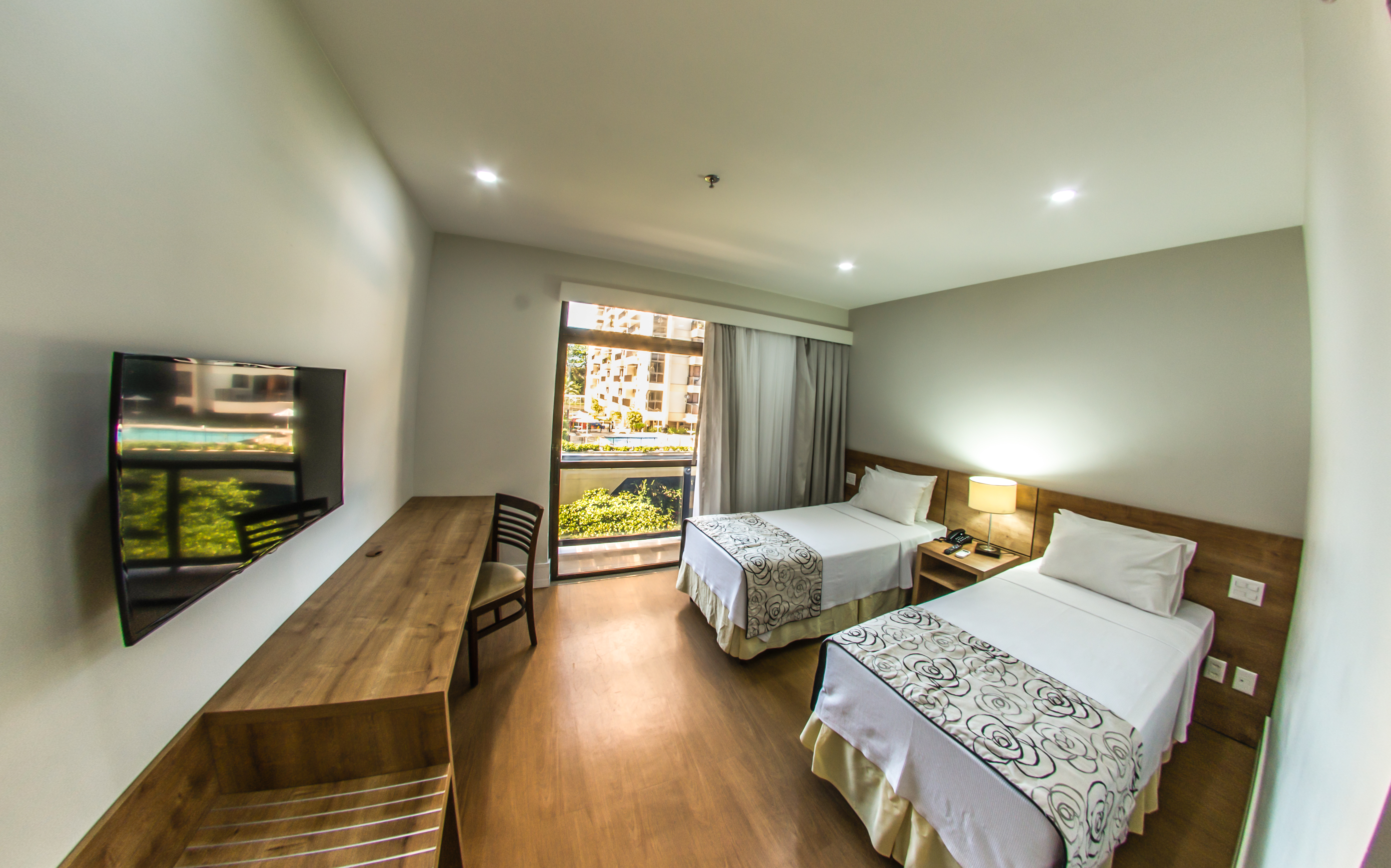 غرفة فاخرة بسريرين منفصلين بشرفة، B&B HOTEL Rio de Janeiro Copacabana 2/3