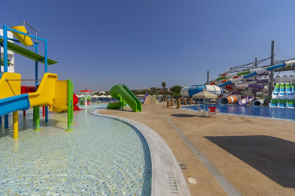 TOFINIS HOTEL 44/54