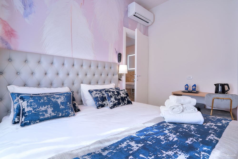 Hotel Cosmos 29/48